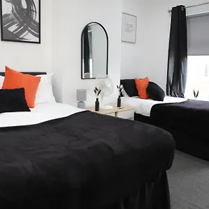2-bed With Rooftop Garden In Prime Location , Cardiff United Kingdom